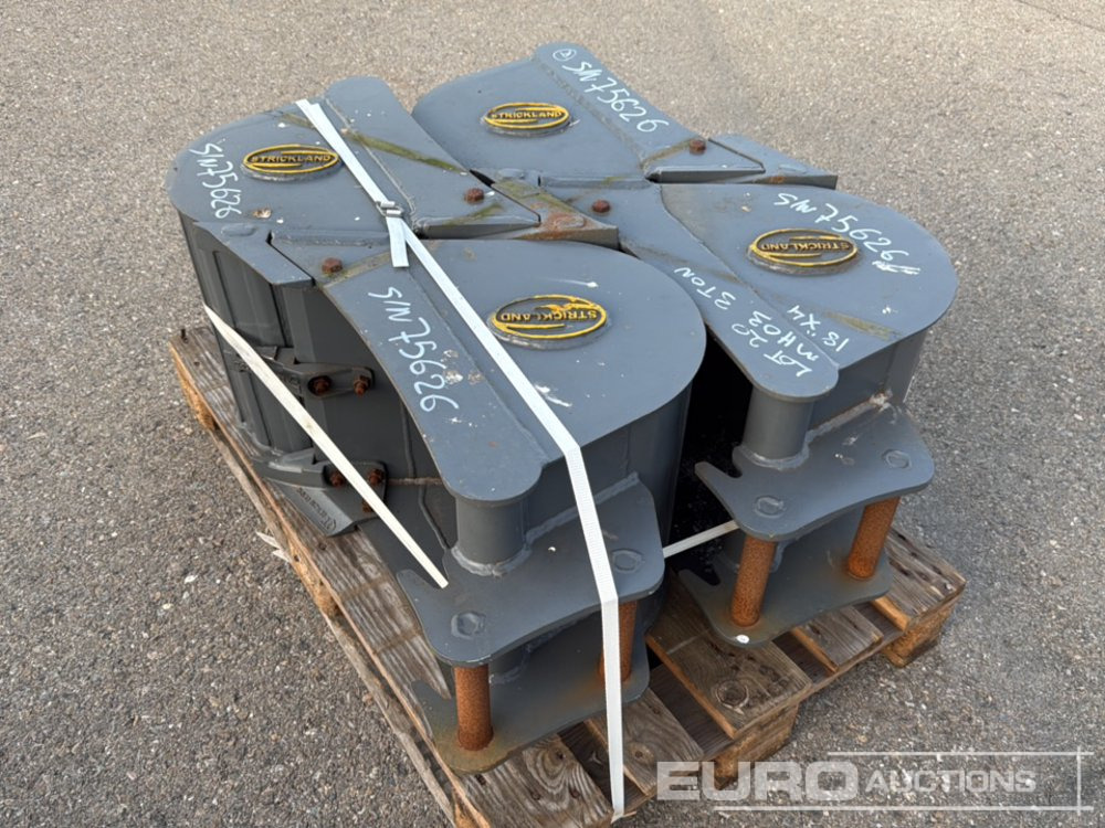 Strickland MH033-18 - Bucket: picture 1 Strickland MH033-18 - Bucket: picture 1