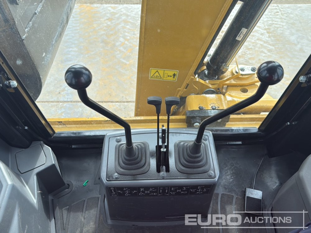 Backhoe loader Unused 2025 CAT 424: picture 36