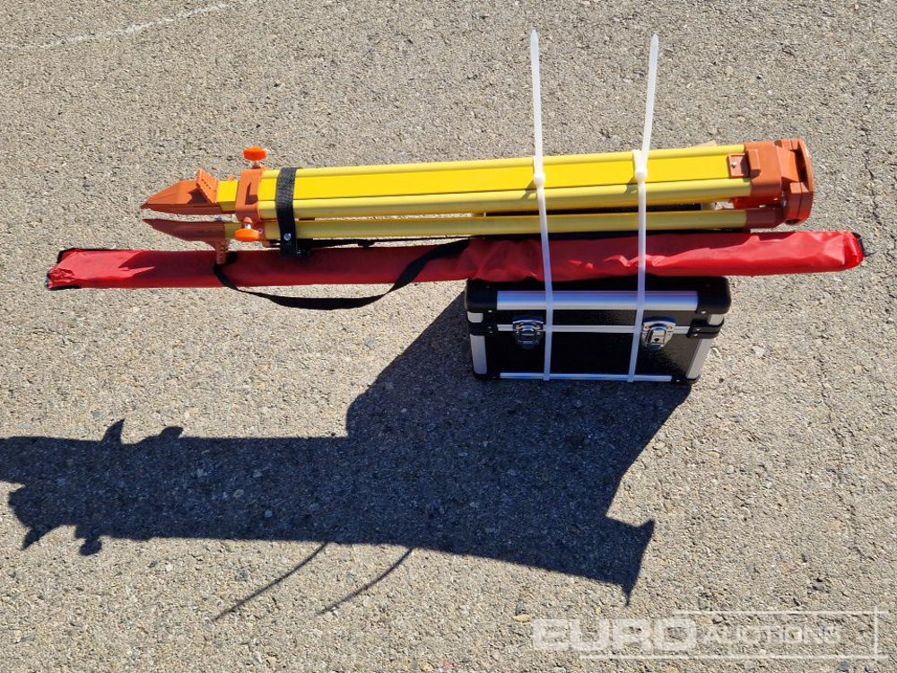 Unused Captok Self-Leveling Rotary Laser Level With Batteries, Receiver, Tripod, Grade Rod - Workshop equipment: picture 5 Unused Captok Self-Leveling Rotary Laser Level With Batteries, Receiver, Tripod, Grade Rod - Workshop equipment: picture 5