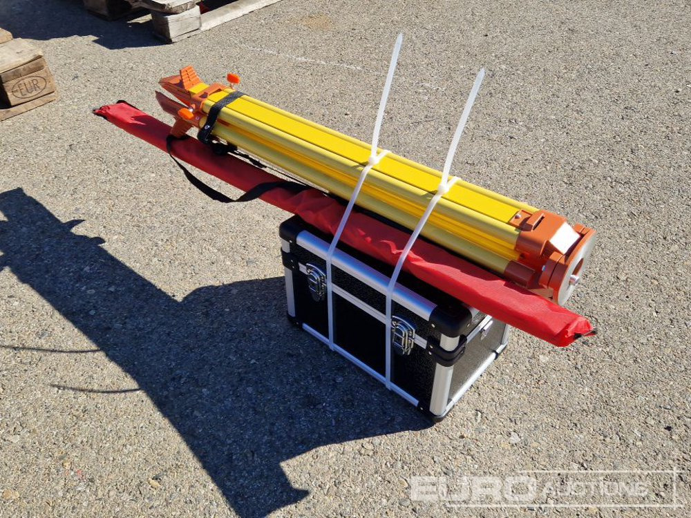 Unused Captok Self-Leveling Rotary Laser Level With Batteries, Receiver, Tripod, Grade Rod - Workshop equipment: picture 3 Unused Captok Self-Leveling Rotary Laser Level With Batteries, Receiver, Tripod, Grade Rod - Workshop equipment: picture 3