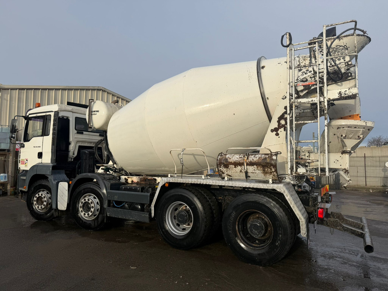 Camion béton MAN TGA 32.400 EJ-300-ZL - Concrete mixer truck: picture 4 Camion béton MAN TGA 32.400 EJ-300-ZL - Concrete mixer truck: picture 4