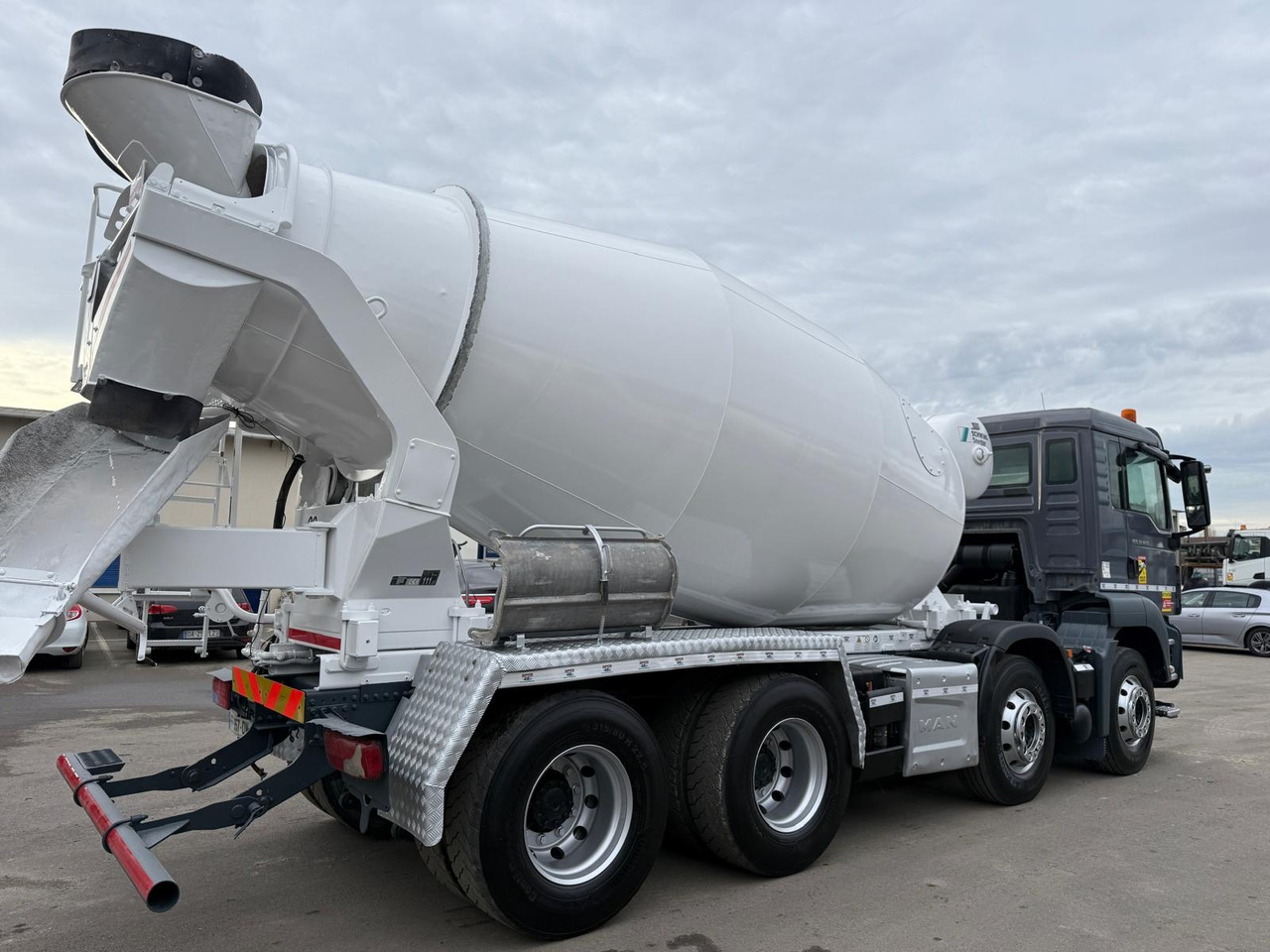 Camion béton MAN TGS 32.420 FF-957-DW - Concrete mixer truck: picture 5 Camion béton MAN TGS 32.420 FF-957-DW - Concrete mixer truck: picture 5