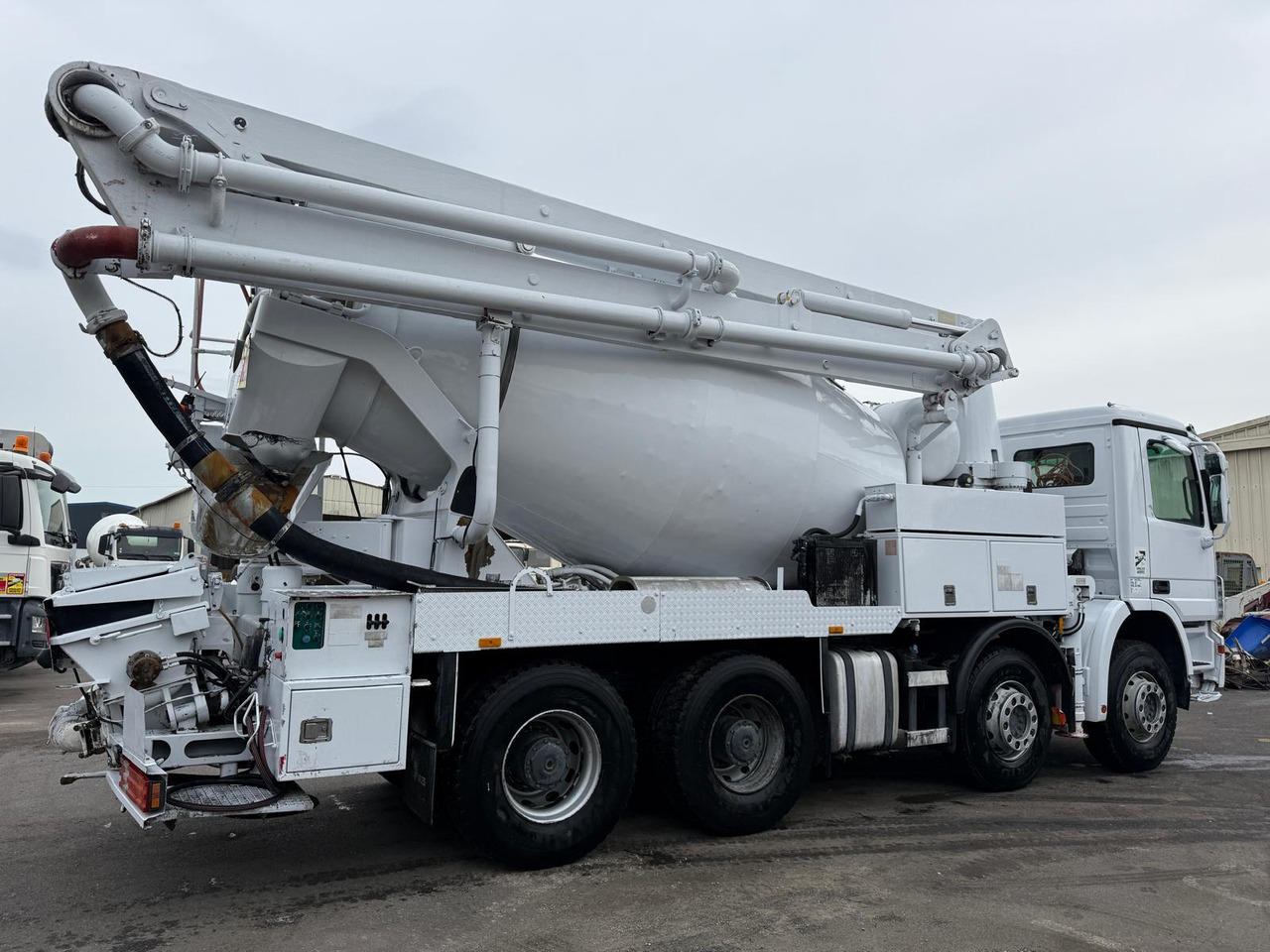 Camion mixo-pompe Mercedes Actros DS-840-FF - Mixer pump truck: picture 4 Camion mixo-pompe Mercedes Actros DS-840-FF - Mixer pump truck: picture 4