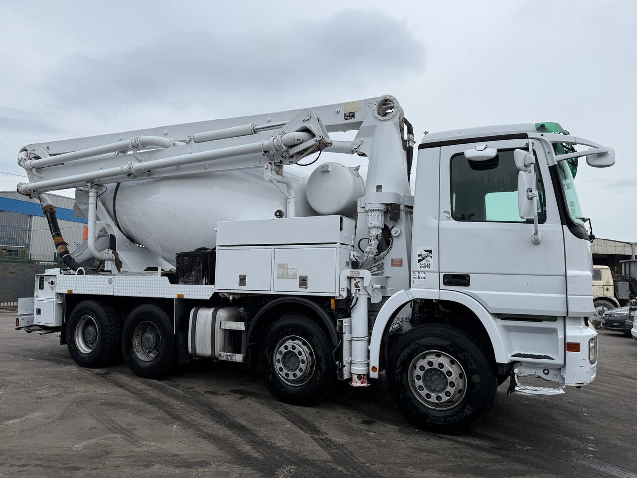 Camion mixo-pompe Mercedes Actros DS-840-FF - Mixer pump truck: picture 3 Camion mixo-pompe Mercedes Actros DS-840-FF - Mixer pump truck: picture 3