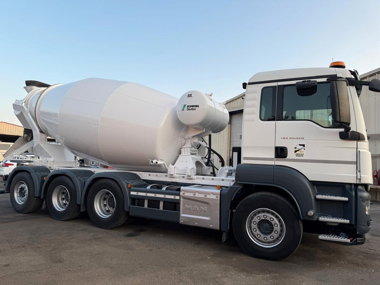 MAN TGS 35.420 - Concrete mixer truck: picture 2 MAN TGS 35.420 - Concrete mixer truck: picture 2