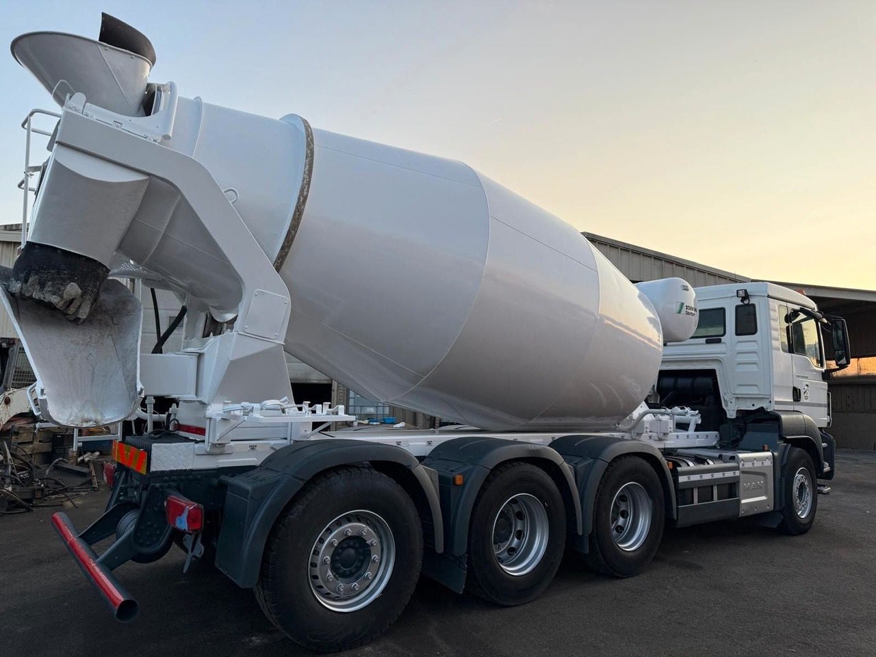 MAN TGS 35.420 - Concrete mixer truck: picture 4 MAN TGS 35.420 - Concrete mixer truck: picture 4