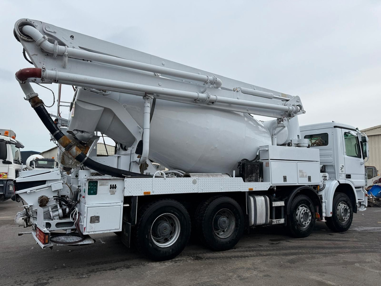 Mercedes-Benz Actros - Concrete pump truck: picture 4 Mercedes-Benz Actros - Concrete pump truck: picture 4