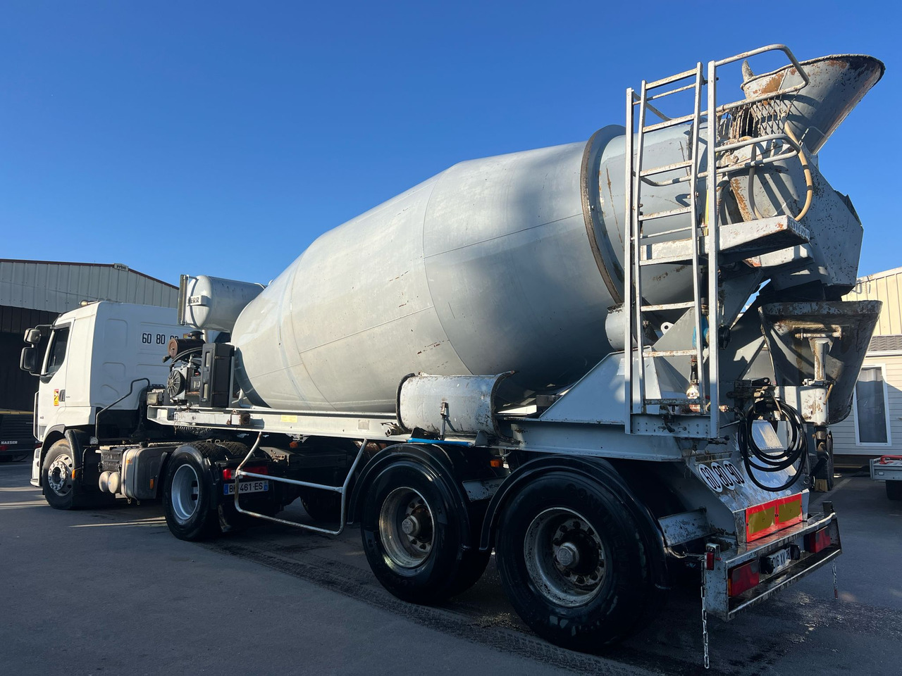 Semi remorque béton Liebherr 10m3 7016-XV-25 - Concrete mixer semi-trailer: picture 5 Semi remorque béton Liebherr 10m3 7016-XV-25 - Concrete mixer semi-trailer: picture 5