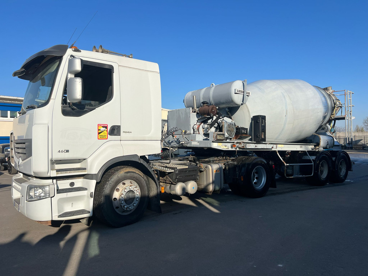 Semi remorque béton Liebherr 10m3 7016-XV-25 - Concrete mixer semi-trailer: picture 2 Semi remorque béton Liebherr 10m3 7016-XV-25 - Concrete mixer semi-trailer: picture 2