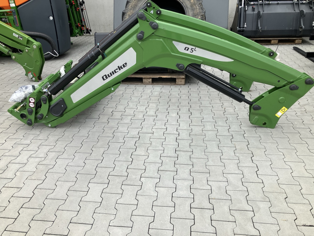 Alö Frontlader Q5 LDM EURO - Front loader for tractor: picture 1 Alö Frontlader Q5 LDM EURO - Front loader for tractor: picture 1