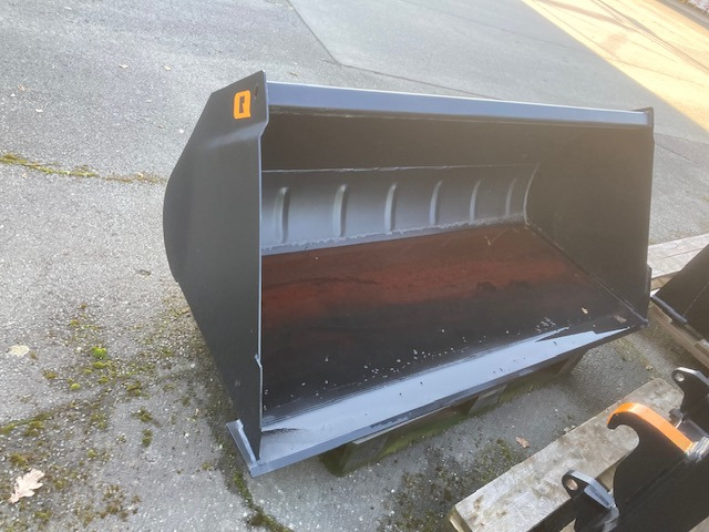 Alö Volumenschaufel VM 245 - Front loader for tractor: picture 1 Alö Volumenschaufel VM 245 - Front loader for tractor: picture 1