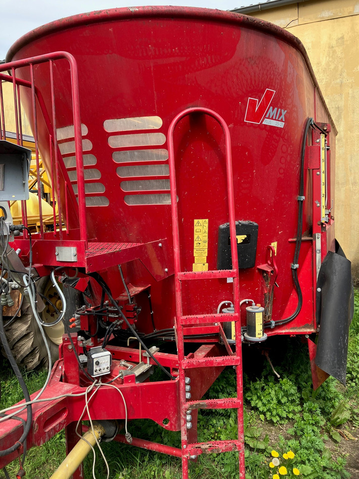BVL V-Mix Plus 25-2S - Forage mixer wagon: picture 1 BVL V-Mix Plus 25-2S - Forage mixer wagon: picture 1
