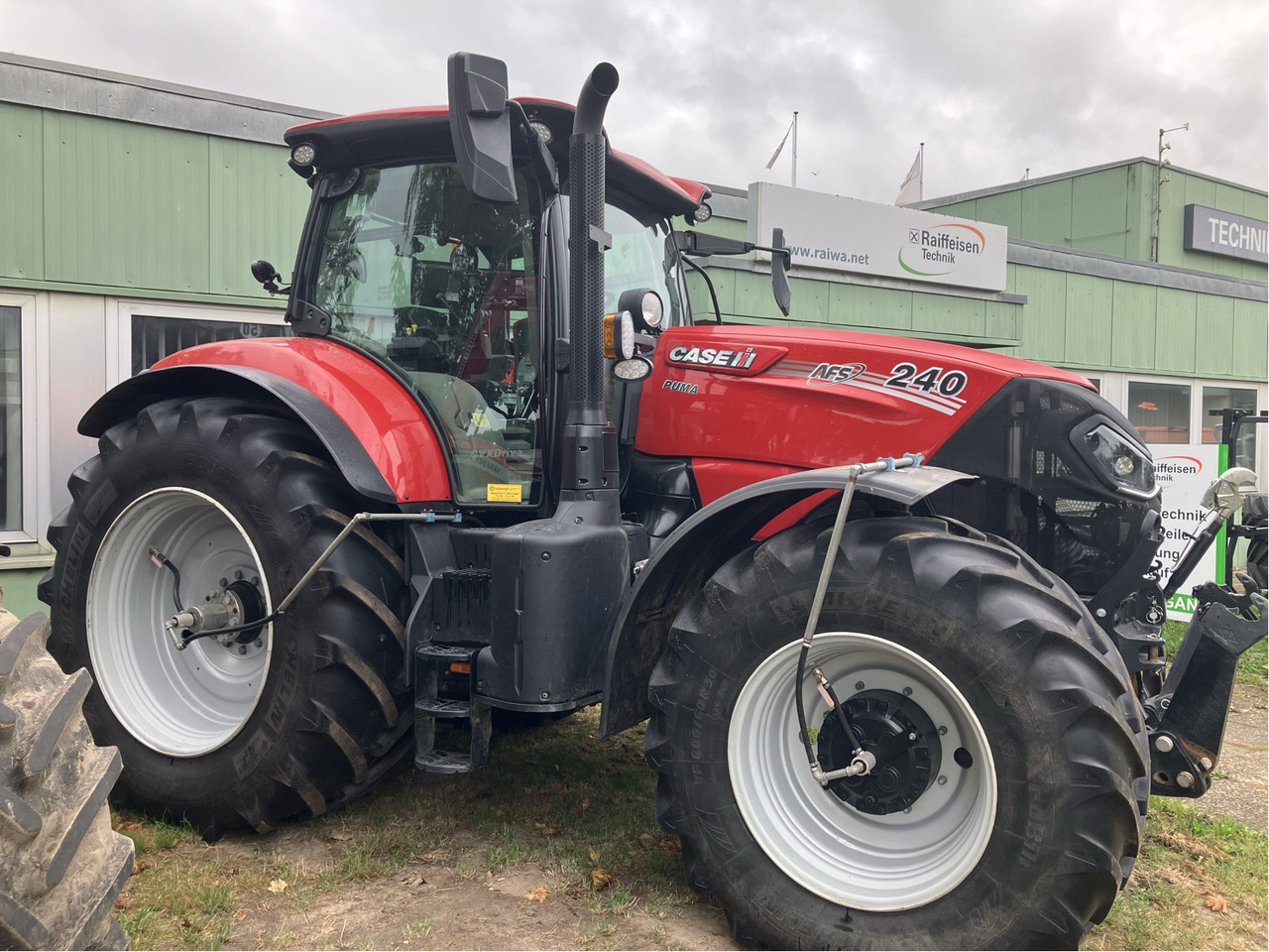 Farm tractor Case IH Puma 240 CVX: picture 15