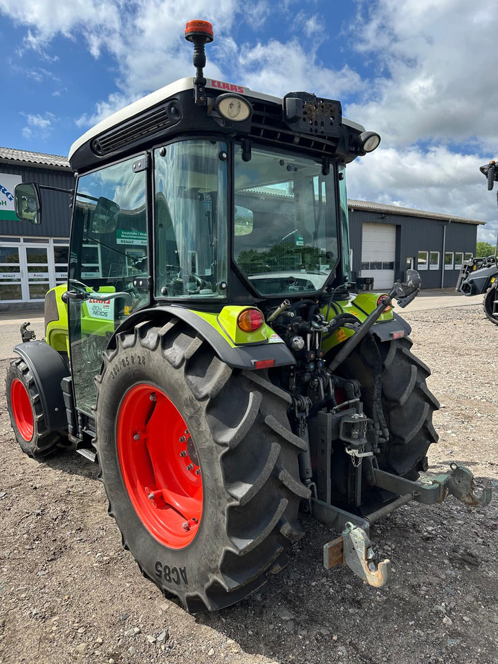 Farm tractor Claas Nexos 210 VL: picture 15