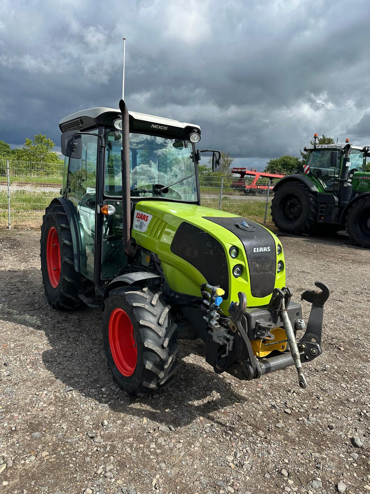 Farm tractor Claas Nexos 210 VL: picture 17