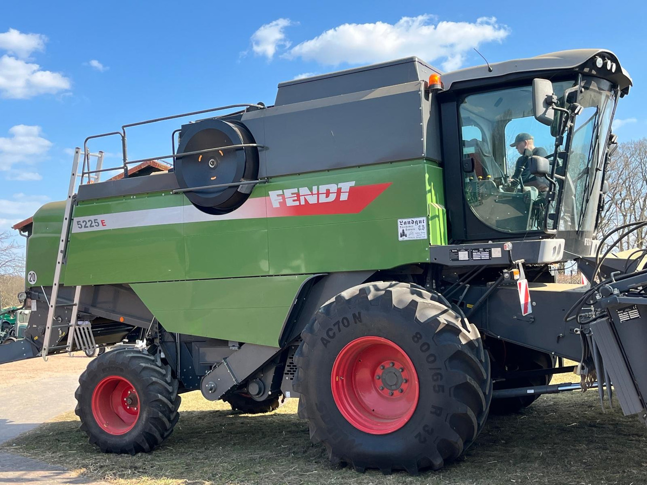 Fendt 5225 E 5,50m PowerFlow Schneiwerk - Combine harvester: picture 5 Fendt 5225 E 5,50m PowerFlow Schneiwerk - Combine harvester: picture 5
