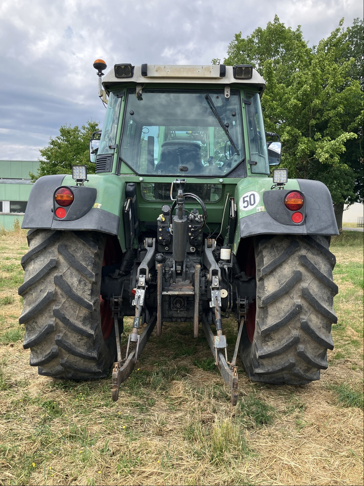 Fendt 712 COM1 - Farm tractor: picture 5 Fendt 712 COM1 - Farm tractor: picture 5