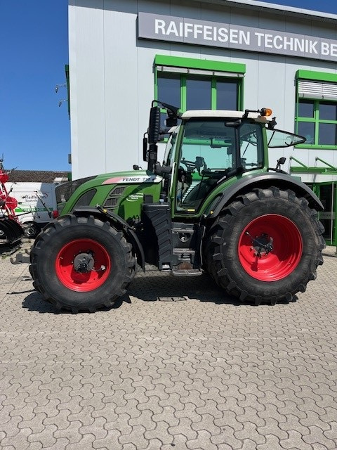 Fendt 718 Vario S4 - Farm tractor: picture 1 Fendt 718 Vario S4 - Farm tractor: picture 1