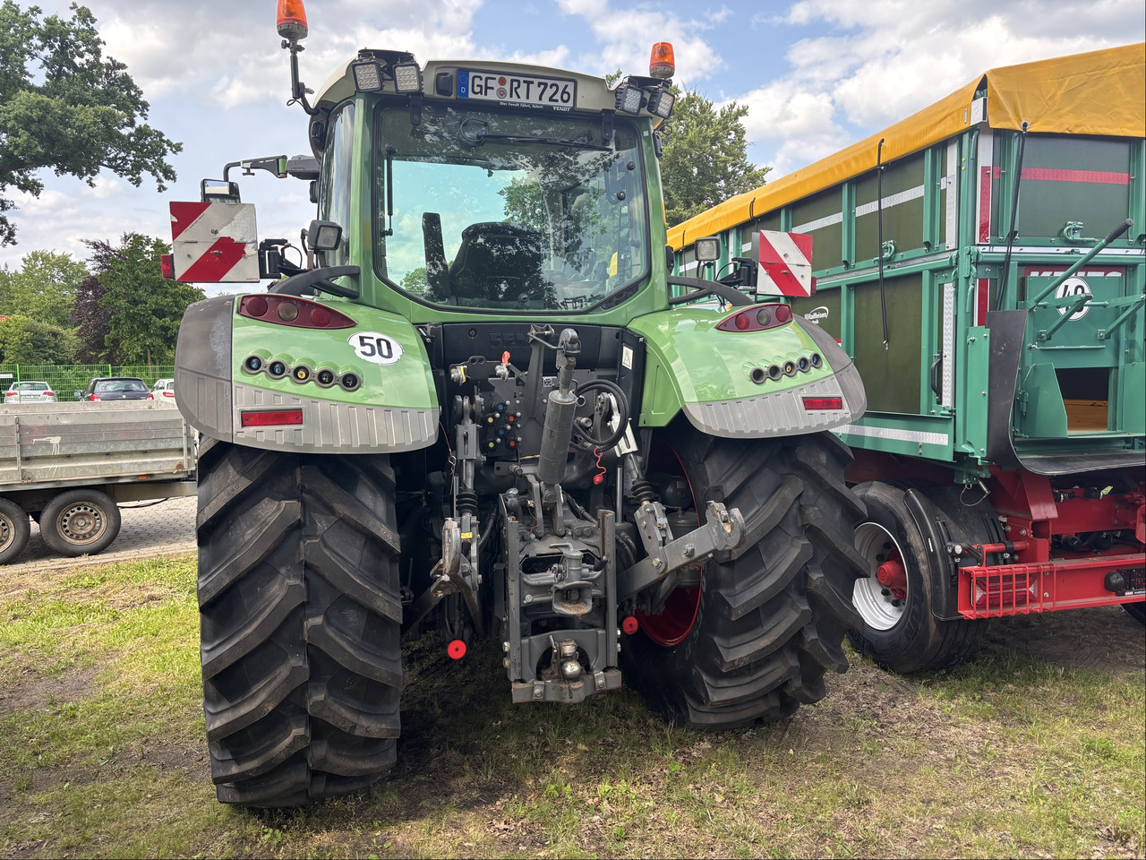 Farm tractor Fendt 724 Power: picture 8