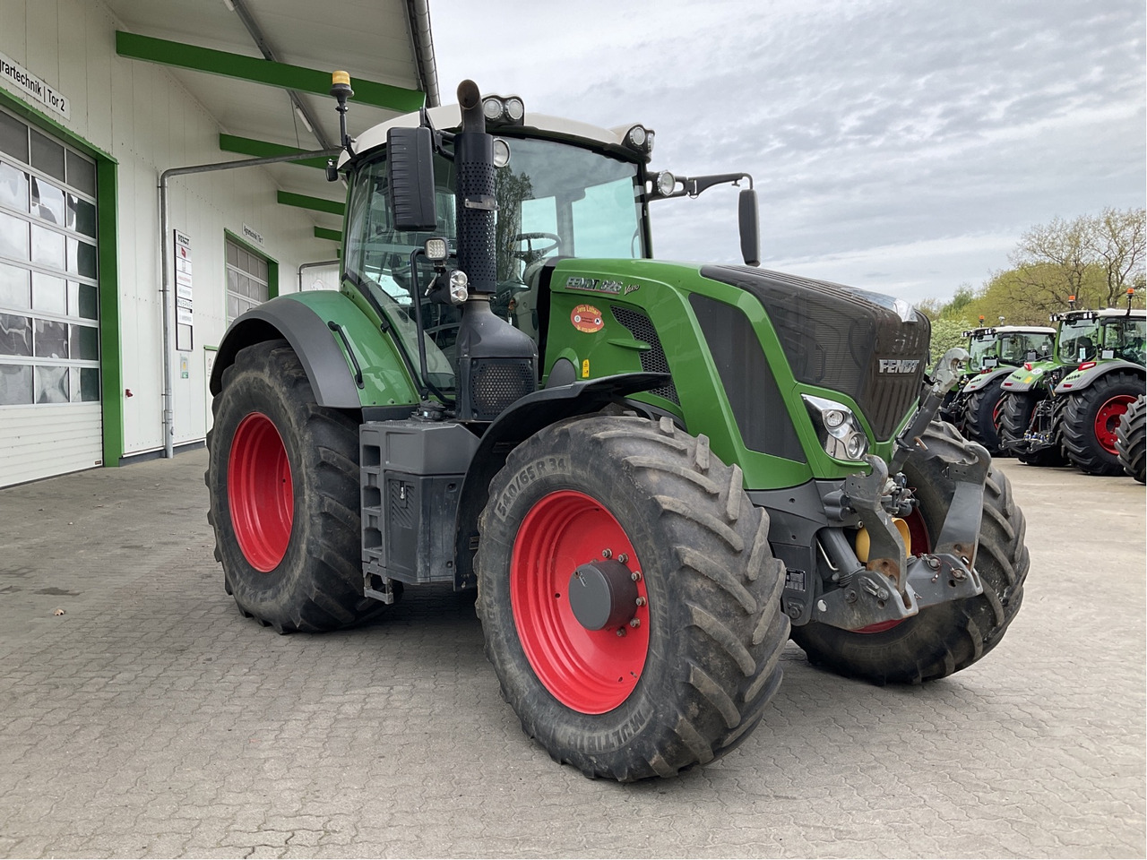 Farm tractor Fendt 826 Vario S4: picture 6