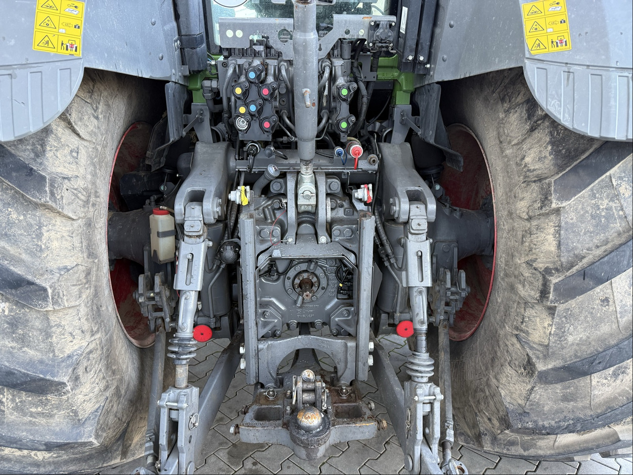 Fendt 828 Vario ProfiPlus Motor NEU - Farm tractor: picture 4 Fendt 828 Vario ProfiPlus Motor NEU - Farm tractor: picture 4