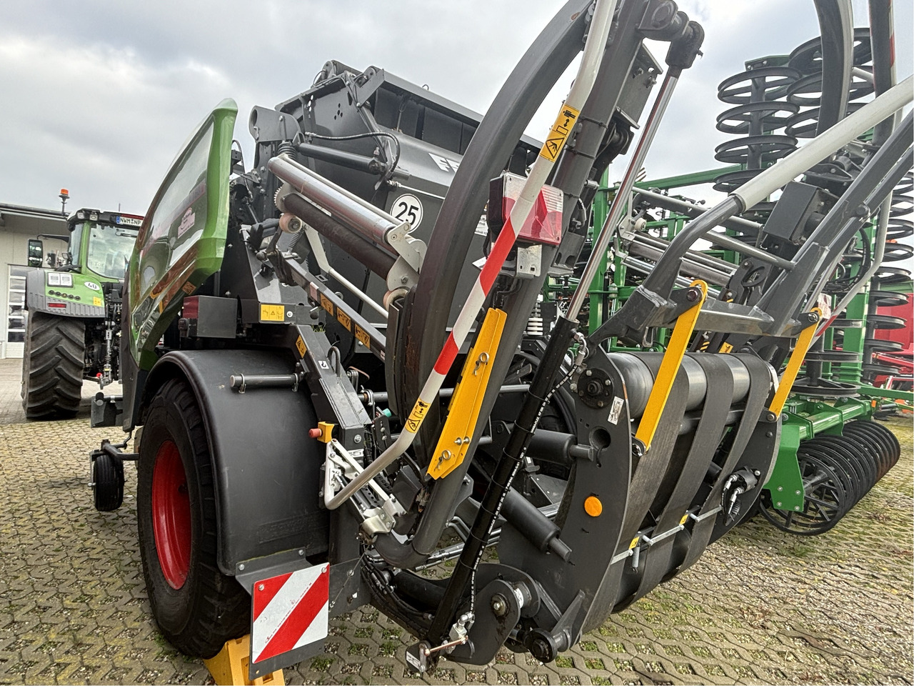 Fendt Rotana 160 V Combi - Hay and forage equipment: picture 2 Fendt Rotana 160 V Combi - Hay and forage equipment: picture 2