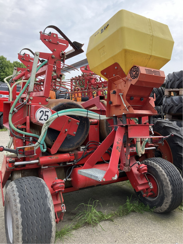 He-Va Striegel mit Walze 6,3m - Farm roller: picture 4 He-Va Striegel mit Walze 6,3m - Farm roller: picture 4