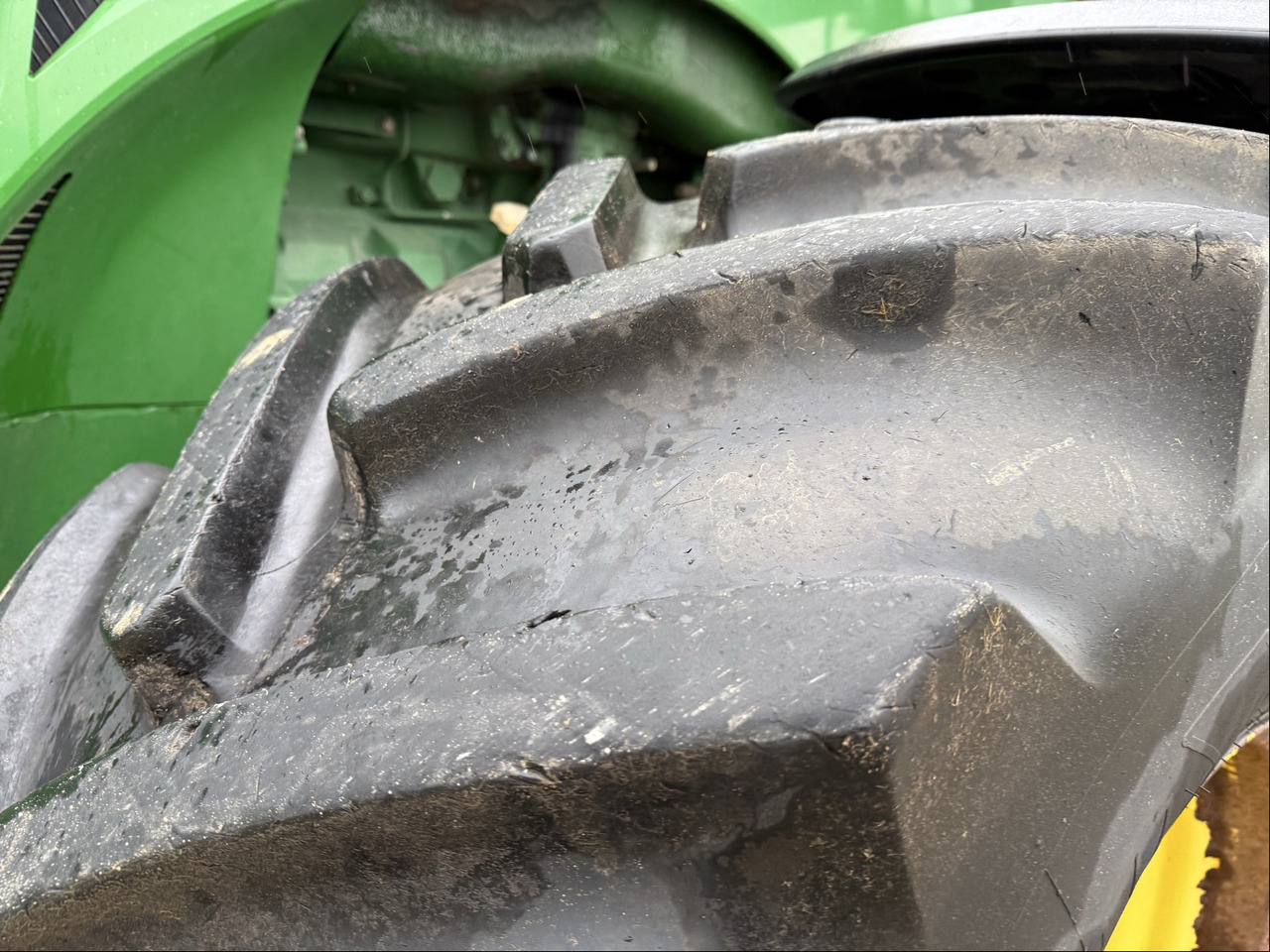 John Deere 8320 R E23 - Farm tractor: picture 4 John Deere 8320 R E23 - Farm tractor: picture 4