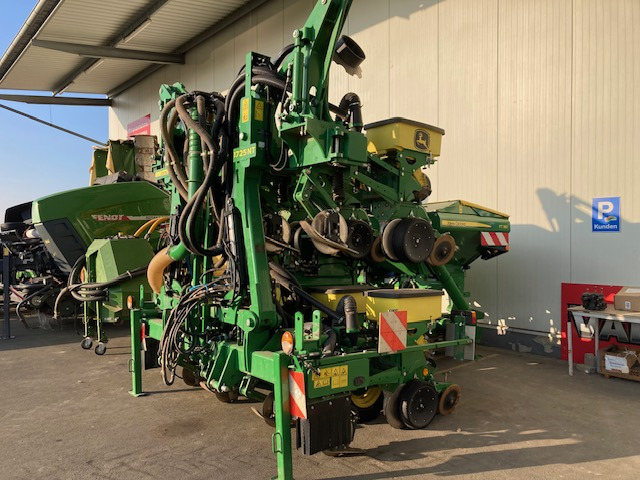 John Deere Einzelkornsämaschine 1725 NT - Seed drill: picture 1 John Deere Einzelkornsämaschine 1725 NT - Seed drill: picture 1