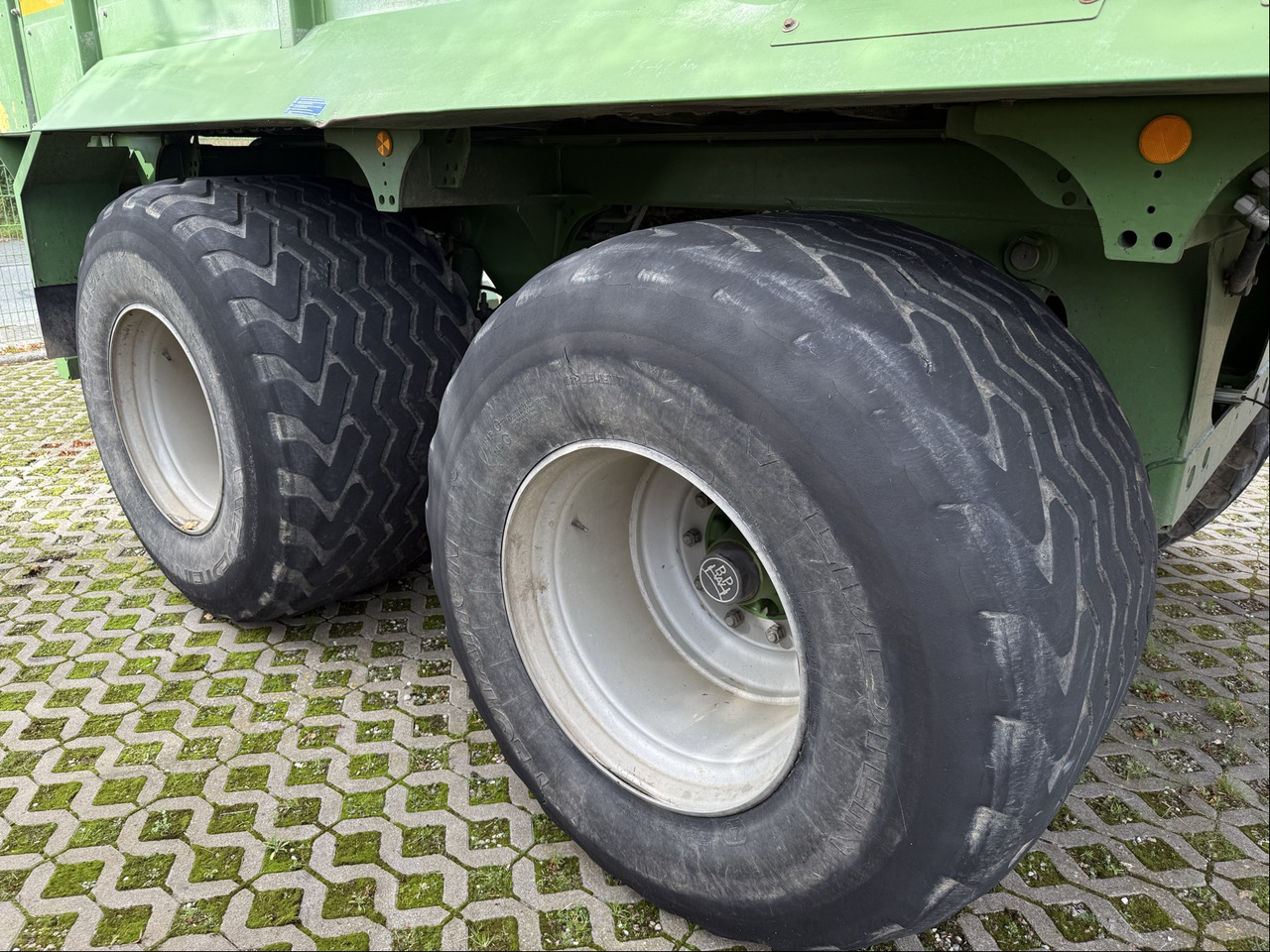 Krone TX 460 - Farm trailer: picture 2 Krone TX 460 - Farm trailer: picture 2