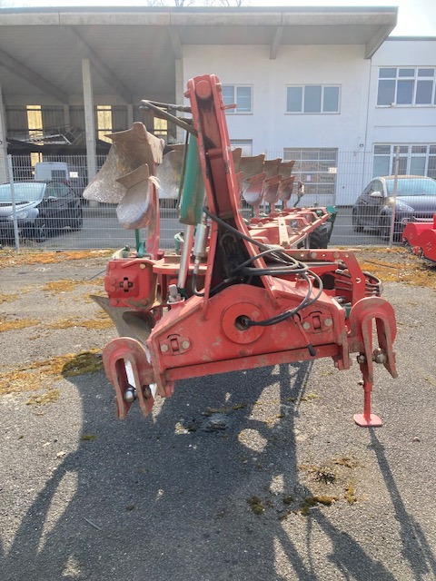 Kverneland EG 100/300/77RH - Plow: picture 3 Kverneland EG 100/300/77RH - Plow: picture 3