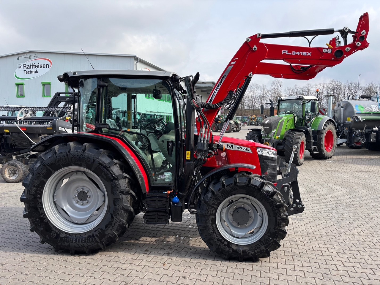 Massey Ferguson 4708 M Cab - Farm tractor: picture 5 Massey Ferguson 4708 M Cab - Farm tractor: picture 5