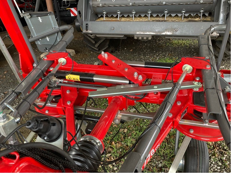 Massey Ferguson TD 776 DN - Tedder/ Rake: picture 3 Massey Ferguson TD 776 DN - Tedder/ Rake: picture 3