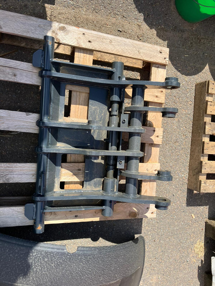 Schäffer Aufnahme Hoflader-WS SWH - Livestock equipment: picture 1 Schäffer Aufnahme Hoflader-WS SWH - Livestock equipment: picture 1