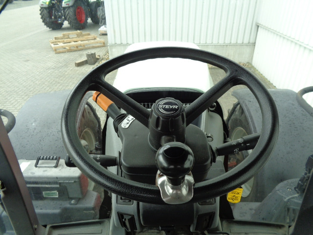 Steyr CVT 6230 - Farm tractor: picture 2 Steyr CVT 6230 - Farm tractor: picture 2