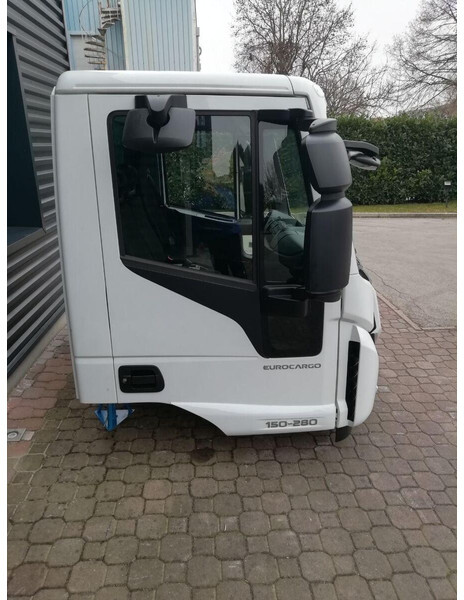 Cab and interior for Truck Iveco EUROCARGO Euro 6: picture 7