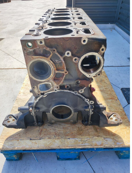 Scania - Cylinder block for Truck: picture 2 Scania - Cylinder block for Truck: picture 2