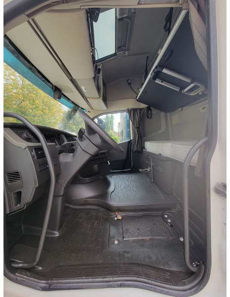 Volvo Globetrotter - Cab and interior for Truck: picture 4 Volvo Globetrotter - Cab and interior for Truck: picture 4