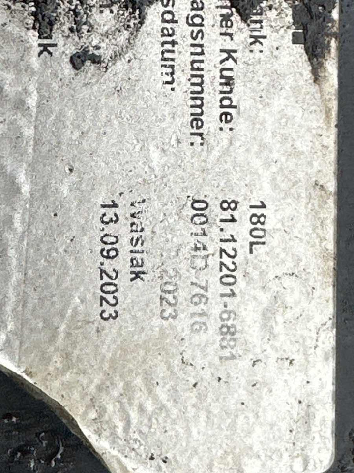 MAN FUEL TANK 81.12201-6881 - Fuel processing/ Fuel delivery for Truck: picture 3 MAN FUEL TANK 81.12201-6881 - Fuel processing/ Fuel delivery for Truck: picture 3