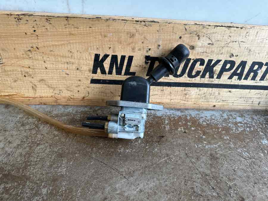 MAN HANDBRAKE 81.52315-6208 - Cab and interior for Truck: picture 2 MAN HANDBRAKE 81.52315-6208 - Cab and interior for Truck: picture 2