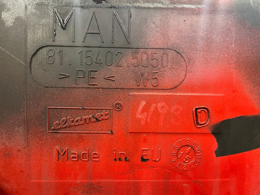 MAN UREA ADBLUE TANK 80L. 81.15402-5050 - Fuel processing/ Fuel delivery for Truck: picture 4 MAN UREA ADBLUE TANK 80L. 81.15402-5050 - Fuel processing/ Fuel delivery for Truck: picture 4