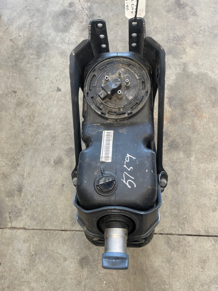 MERCEDES ADBLUE TANK A9604701015 - Fuel processing/ Fuel delivery for Truck: picture 1 MERCEDES ADBLUE TANK A9604701015 - Fuel processing/ Fuel delivery for Truck: picture 1