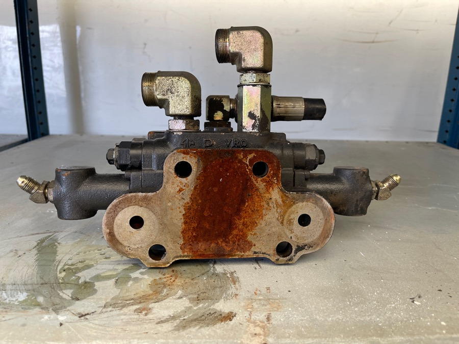 NEW HOLLAND VALVE KPM VENTIL TYPE :KMC10-1023 - Brake valve for Truck: picture 3 NEW HOLLAND VALVE KPM VENTIL TYPE :KMC10-1023 - Brake valve for Truck: picture 3