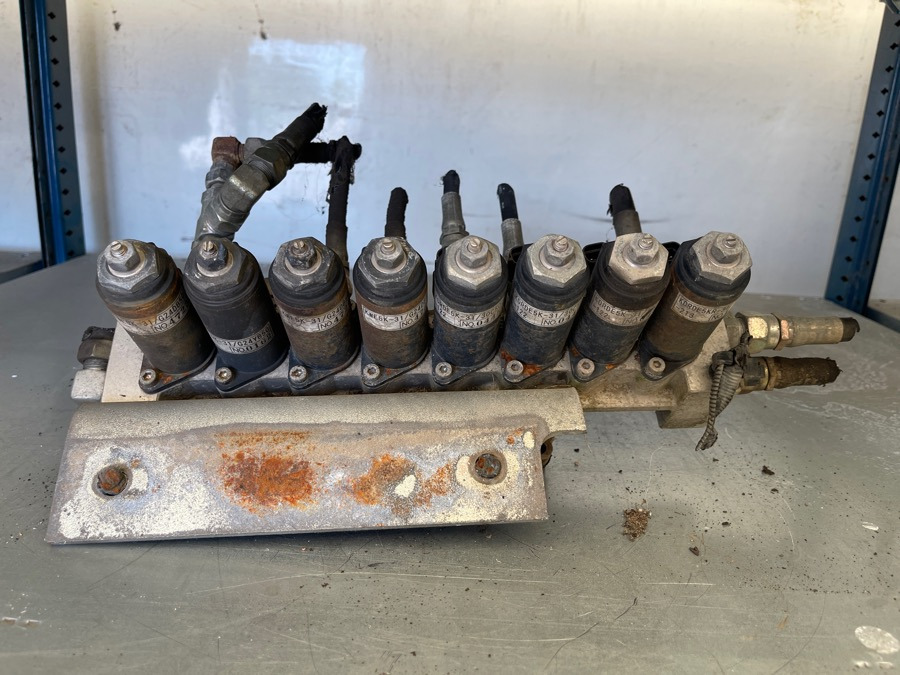 NEW HOLLAND VALVES KPM TYPE: 8KWE5A-30/G24WR-825A - Brake valve for Truck: picture 2 NEW HOLLAND VALVES KPM TYPE: 8KWE5A-30/G24WR-825A - Brake valve for Truck: picture 2