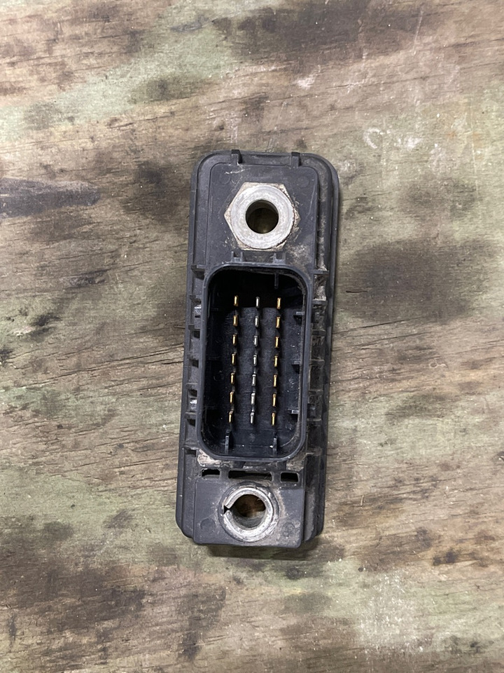 SCANIA 2458277 - Cylinder head for Truck: picture 1 SCANIA 2458277 - Cylinder head for Truck: picture 1