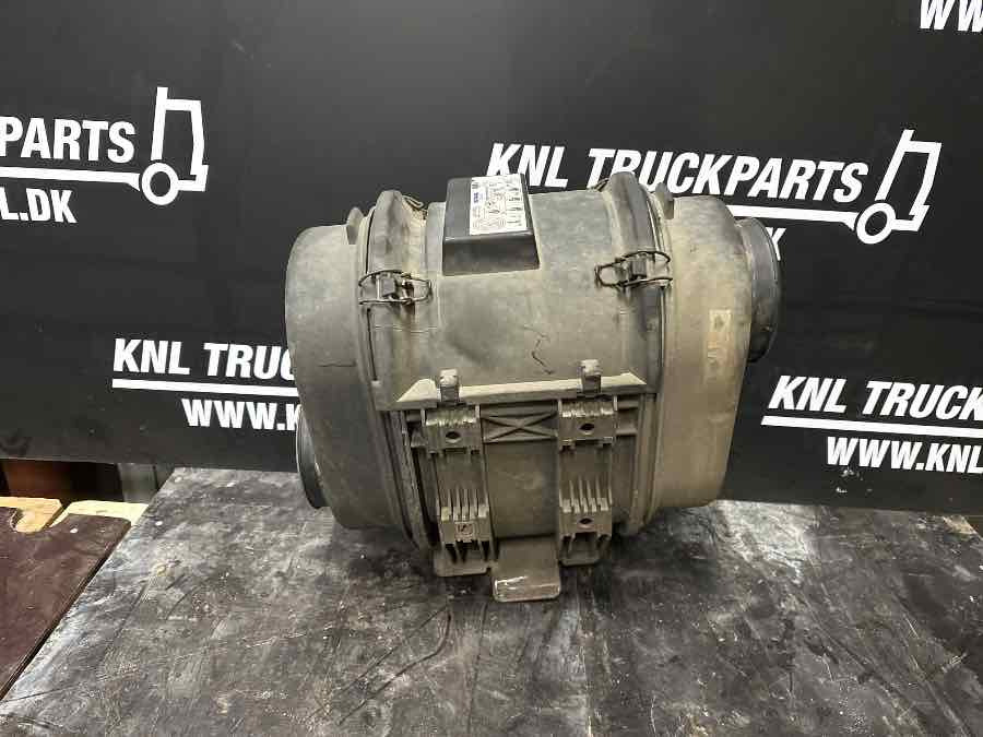 SCANIA AIR CLEANER 2282425 - Air intake system for Truck: picture 2 SCANIA AIR CLEANER 2282425 - Air intake system for Truck: picture 2