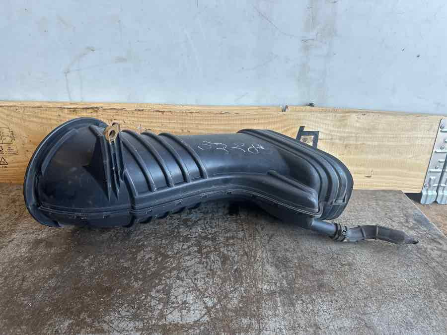 SCANIA AIR INTAKE 2363458 - Air intake pipe for Truck: picture 1 SCANIA AIR INTAKE 2363458 - Air intake pipe for Truck: picture 1