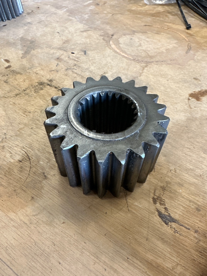 SCANIA SUNWHEEL 1414588 - Cylinder head for Truck: picture 1 SCANIA SUNWHEEL 1414588 - Cylinder head for Truck: picture 1