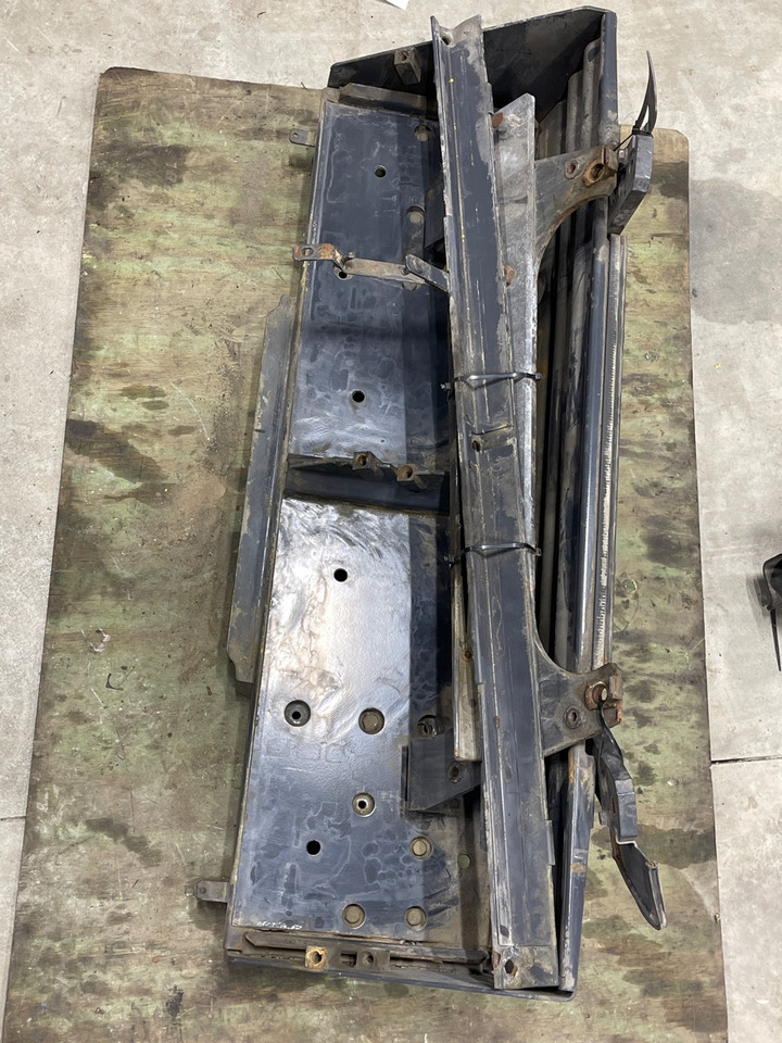 SCANIA batteri kasse VG 5111 - Cylinder head for Truck: picture 1 SCANIA batteri kasse VG 5111 - Cylinder head for Truck: picture 1
