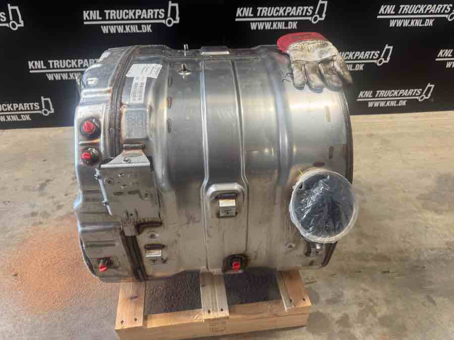 VOLVO EXHAUST 24617946 - Muffler/ Exhaust system for Truck: picture 3 VOLVO EXHAUST 24617946 - Muffler/ Exhaust system for Truck: picture 3